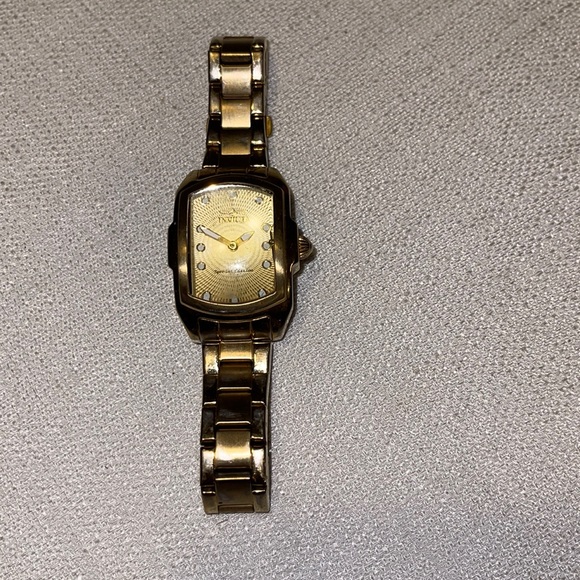 Bulova Accessories Bulova Watch Needs Battery Poshmark